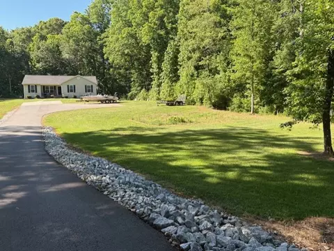 Exterior - 198 Exeter Ct, Anderson, SC 29621 photo 8 of 9