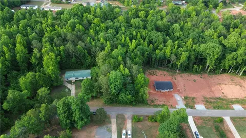 215 Meadow Hill Dr, Anderson, SC 29624