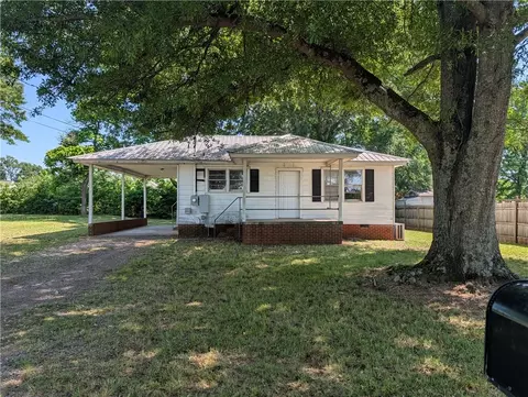 121 Welborn Cir, Easley, SC 29642