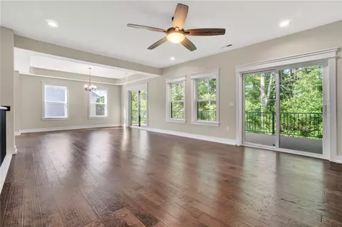 Living - 892 Crenshaw St, Pendleton, SC 29670 photo 1 of 5