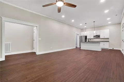 Living - 892 Crenshaw St, Pendleton, SC 29670 photo 5 of 5