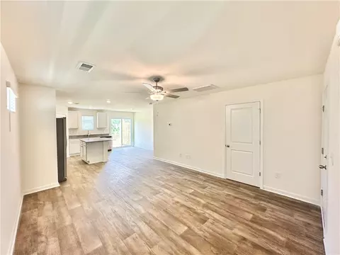 Living - 623 Seaborn Cir, Pendleton, SC 29670 photo 2 of 2