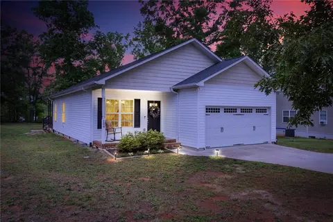 104 Tillotson Rd, Anderson, SC 29621