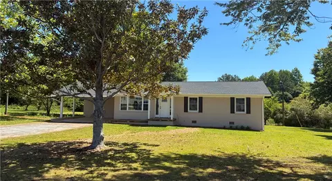 1238 Ebenezer Rd, West Union, SC 29696