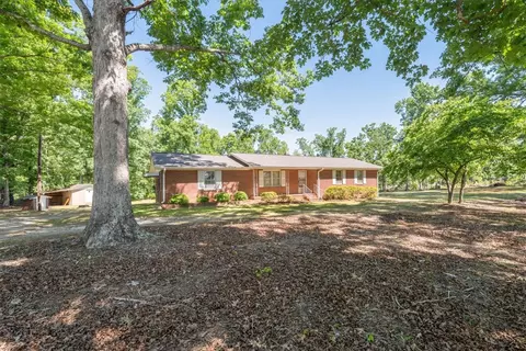 304 Shaw Rd, Honea Path, SC 29654 photo 2