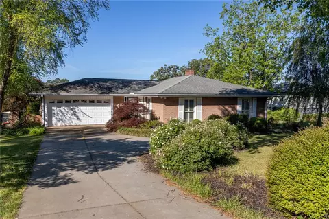 209 Edgewater Dr, Anderson, SC 29626
