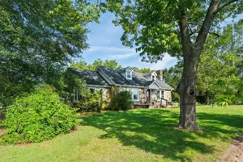 2549 Six Mile Hwy Rd, Central, SC 29630
