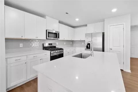 Kitchen - 520 Brasstown Ct, Pendleton, SC 29670 photo 2 of 4