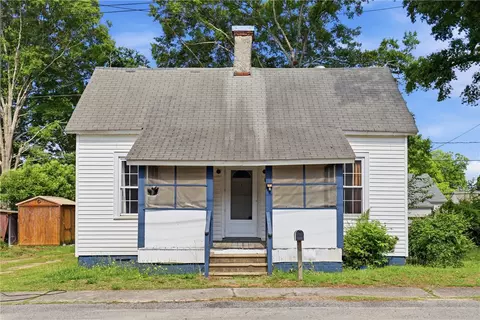 19 Geer St, Belton, SC 29627