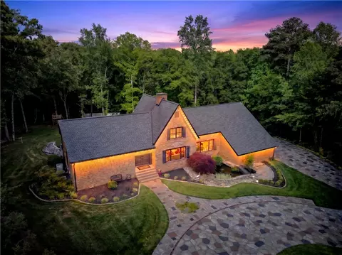 106 Riverbank Ct, Moore, SC 29369