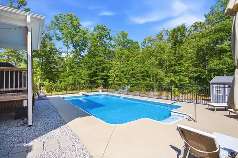 Exterior - 525 Sixteenth Cir, Walhalla, SC 29691 photo 8 of 10