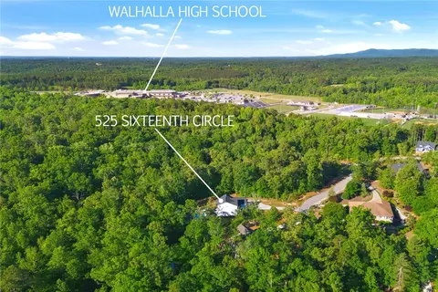 View/Area - 525 Sixteenth Cir, Walhalla, SC 29691 photo 2 of 3