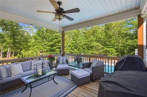 Exterior - 525 Sixteenth Cir, Walhalla, SC 29691 photo 6 of 10