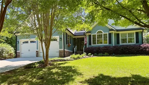 232 Hunters Dr, Walhalla, SC 29691