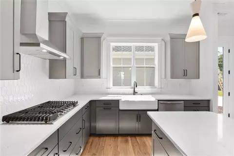 Kitchen - 104 Benjamin Blvd, Pendleton, SC 29670 photo 4 of 5
