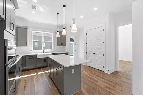 Kitchen - 104 Benjamin Blvd, Pendleton, SC 29670 photo 2 of 5