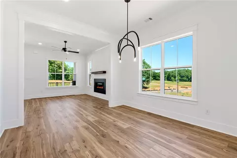 Living - 104 Benjamin Blvd, Pendleton, SC 29670 photo 4 of 4