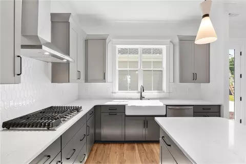 Kitchen - 104 Benjamin Blvd, Pendleton, SC 29670 photo 2 of 5