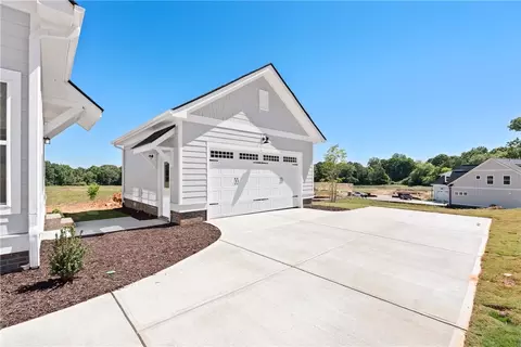 Exterior - 104 Benjamin Blvd, Pendleton, SC 29670 photo 5 of 7