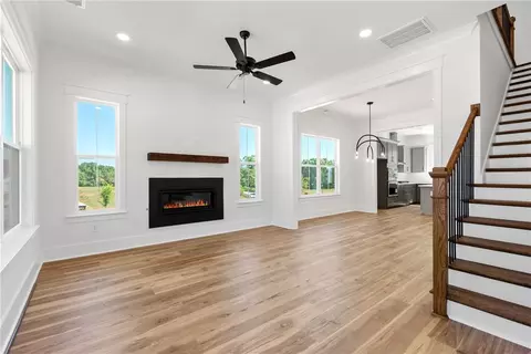 Living - 104 Benjamin Blvd, Pendleton, SC 29670 photo 1 of 5