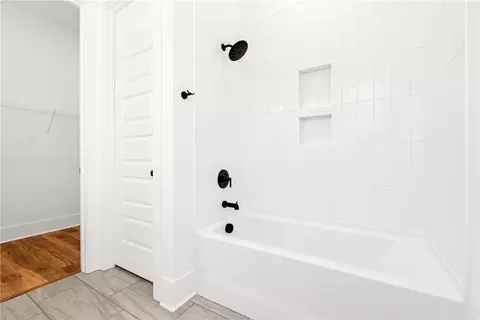 Bath - 104 Benjamin Blvd, Pendleton, SC 29670 photo 4 of 5