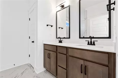 Bath - 104 Benjamin Blvd, Pendleton, SC 29670 photo 1 of 5