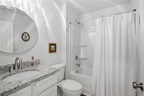 Bath - 412 Chadwick Ln, Walhalla, SC 29691 photo 2 of 3