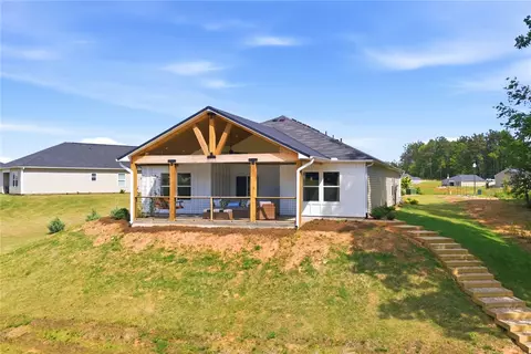 Exterior - 412 Chadwick Ln, Walhalla, SC 29691 photo 2 of 7