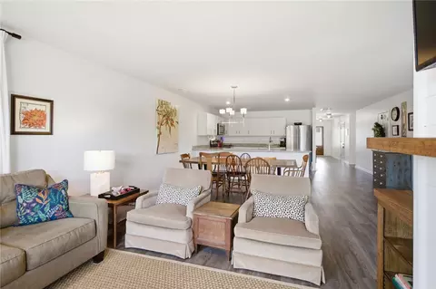 Living - 412 Chadwick Ln, Walhalla, SC 29691 photo 4 of 4