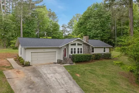 185 Earlestead Dr, Walhalla, SC 29691