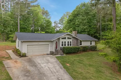 185 Earlestead Dr, Walhalla, SC 29691