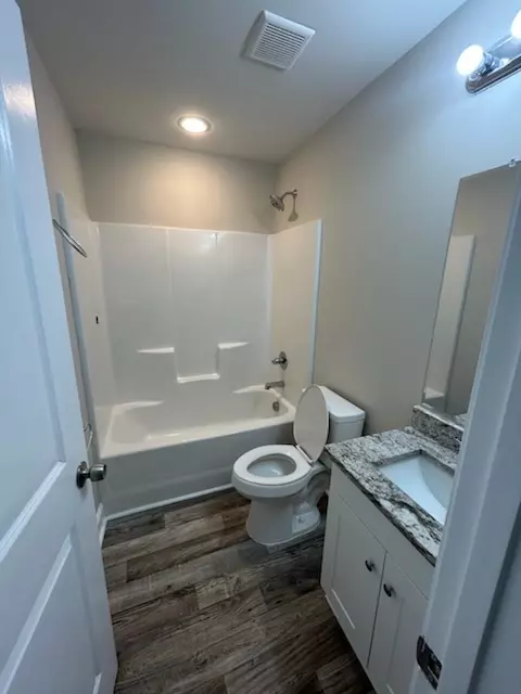 Bath - 708 Hampton St, Iva, SC 29655 photo 3 of 3