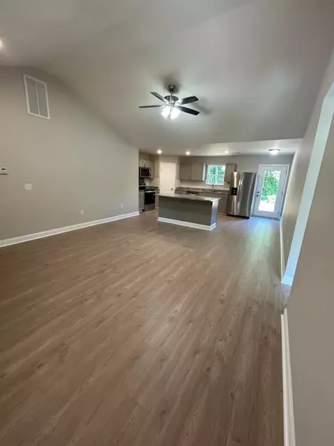 708 Hampton St, Iva, SC 29655