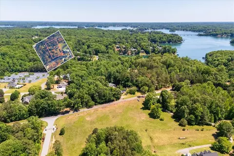 119 Woods Dr, West Union, SC 29696