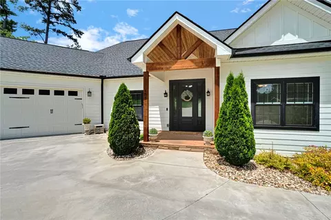 602 W Pine Ct, Seneca, SC 29672 photo 2