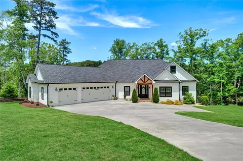 602 W Pine Ct, Seneca, SC 29672