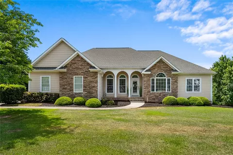 106 Woods Dr, West Union, SC 29696