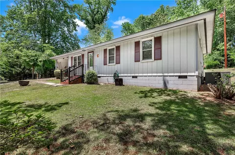 225 Meadowlark Dr, Walhalla, SC 29691