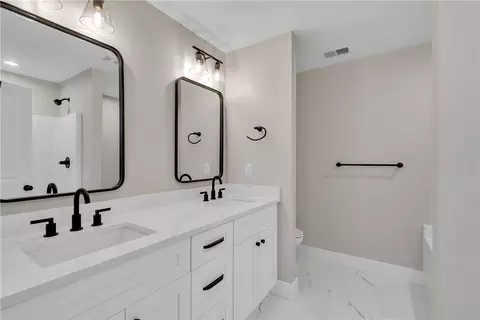Bath - 3805 Flat Rock Rd, Iva, SC 29655 photo 1 of 3