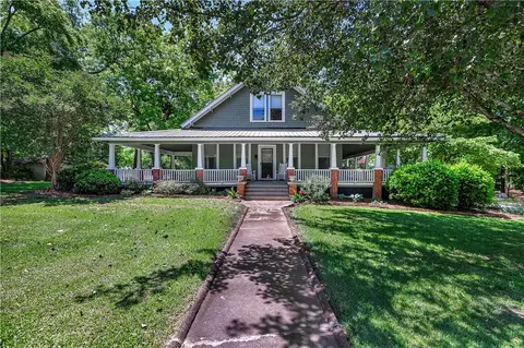 205 W Mauldin St, Walhalla, SC 29691