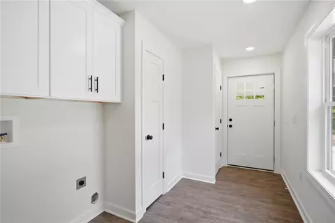 Entry Way - 209 Castlebrook Dr, Walhalla, SC 29691 photo 2 of 2