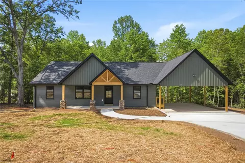 209 Castlebrook Dr, Walhalla, SC 29691
