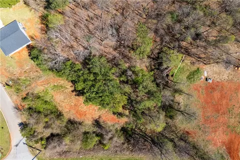 102 Golden Springs Ln, Liberty, SC 29657