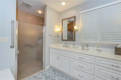 Bath - 203 Oak Holw, Pendleton, SC 29670 photo 2 of 6