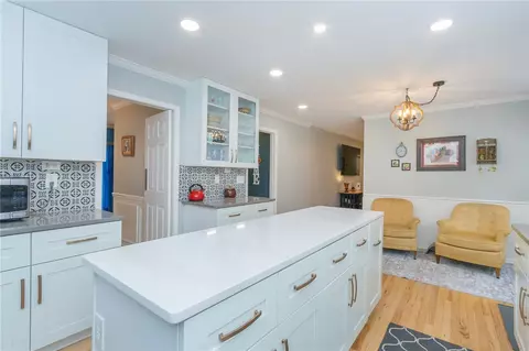 Kitchen - 203 Oak Holw, Pendleton, SC 29670 photo 4 of 7