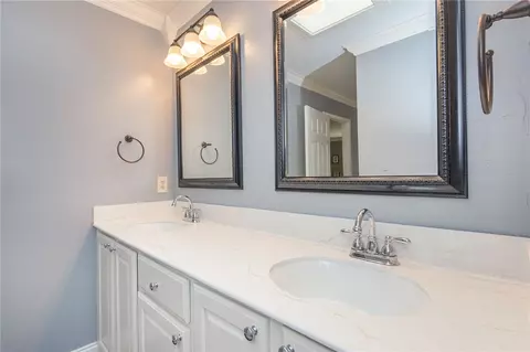 Bath - 203 Oak Holw, Pendleton, SC 29670 photo 6 of 6