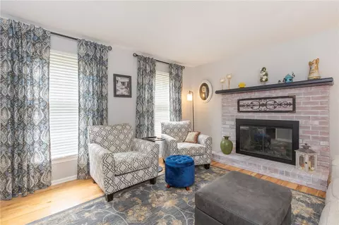Living - 203 Oak Holw, Pendleton, SC 29670 photo 1 of 3