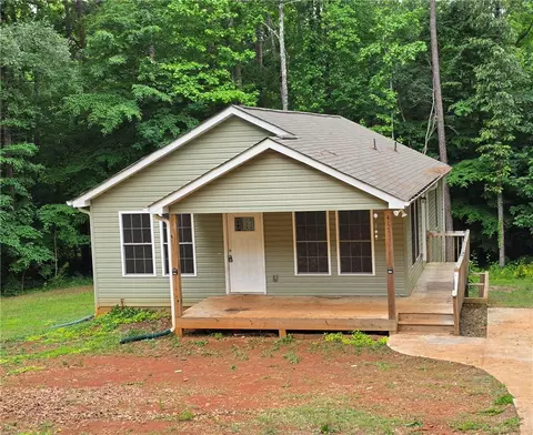 417 Forest Acres Cir, Walhalla, SC 29691