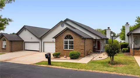 1106 Cobbs Glen Dr, Anderson, SC 29621