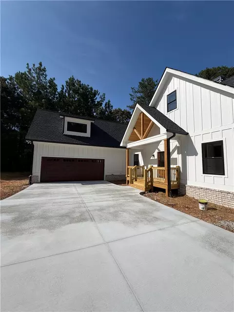 Exterior - 107 Abaco Ln, Seneca, SC 29672 photo 4 of 7